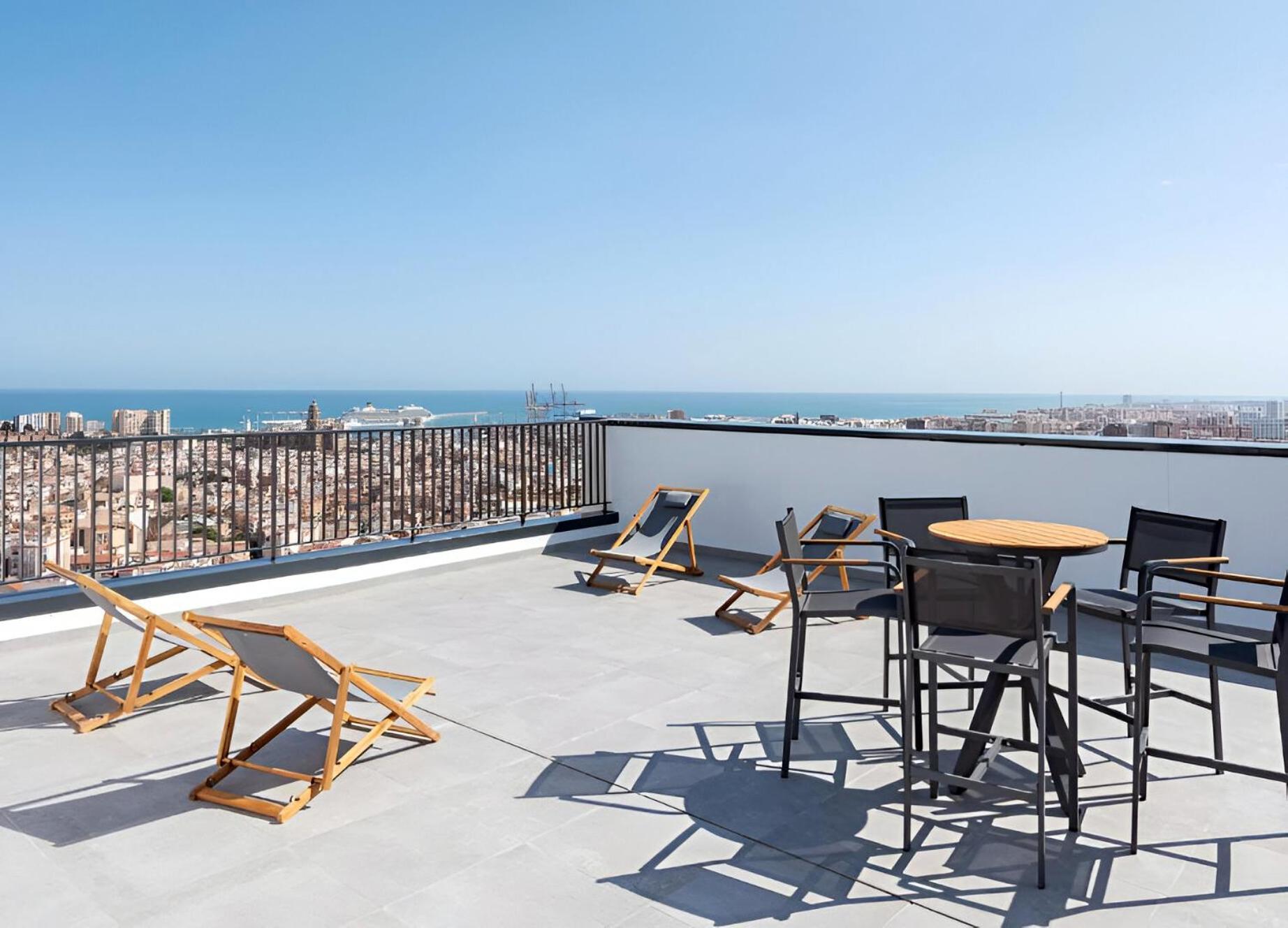 Urban Sky Serviced Apartments By P&O 26H Malaga Exterior photo